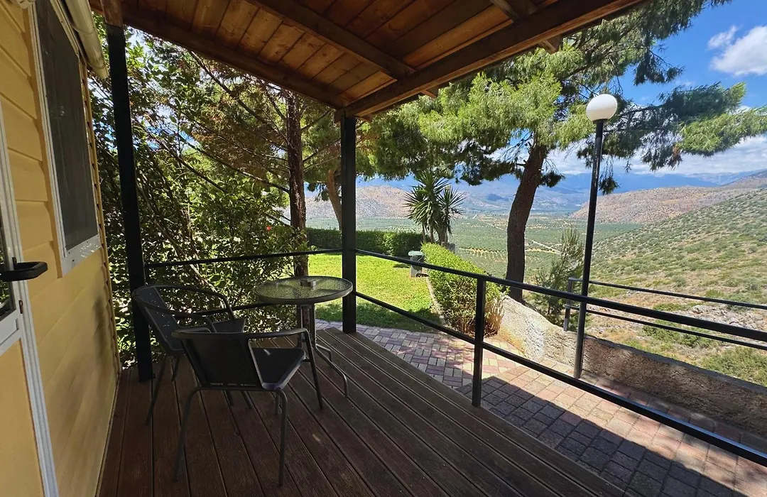 Chrissa Camping Rooms & Bungalows-1