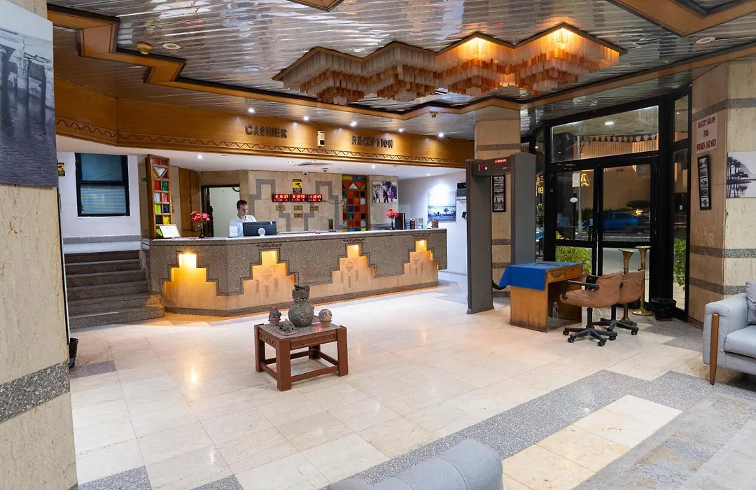 Gaddis Hotel, Suites And Apartments-1
