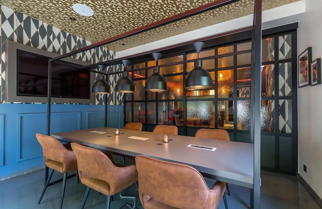 Leonardo Hotel Amsterdam Museum Quarter-1