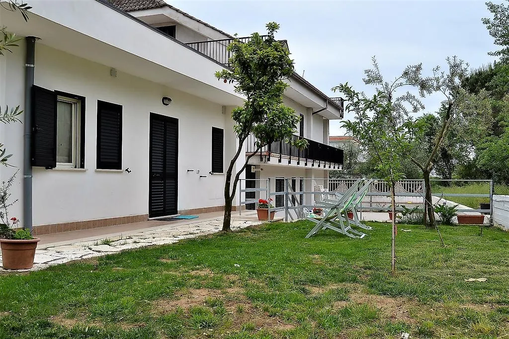 b&b Il Girasole Formia Guesthouse-1