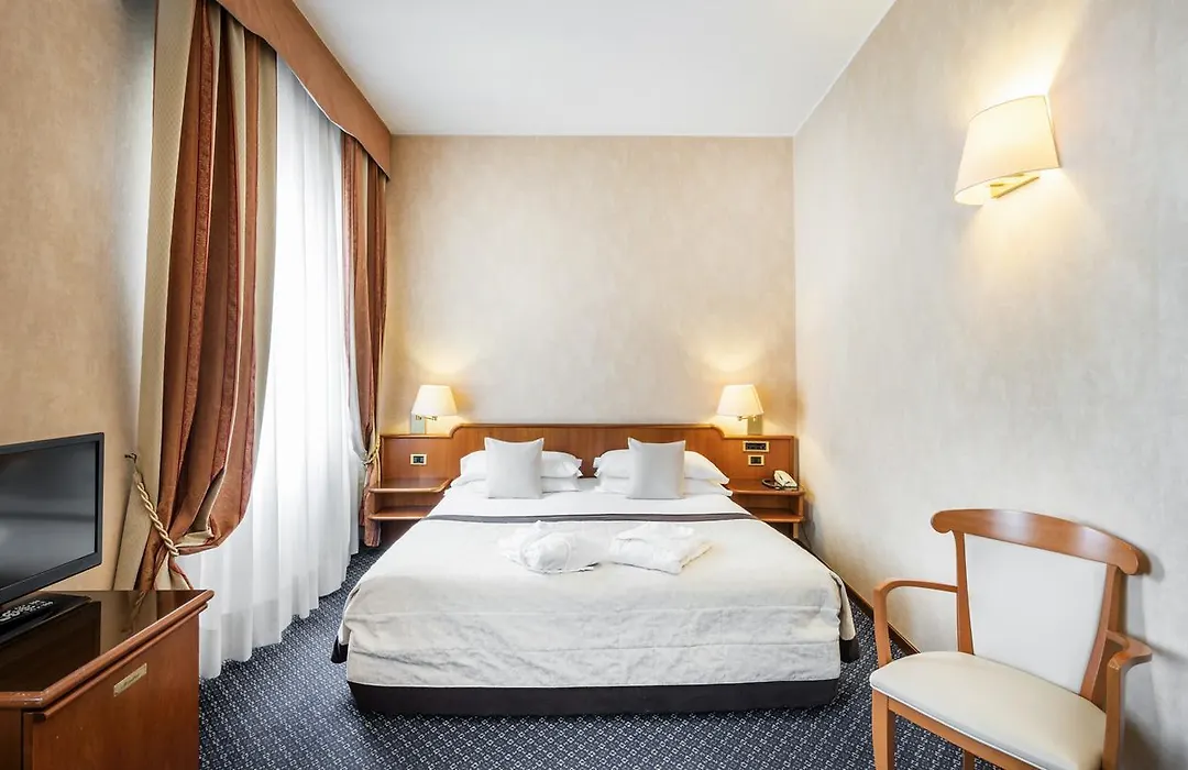 Hotel Ascot-1