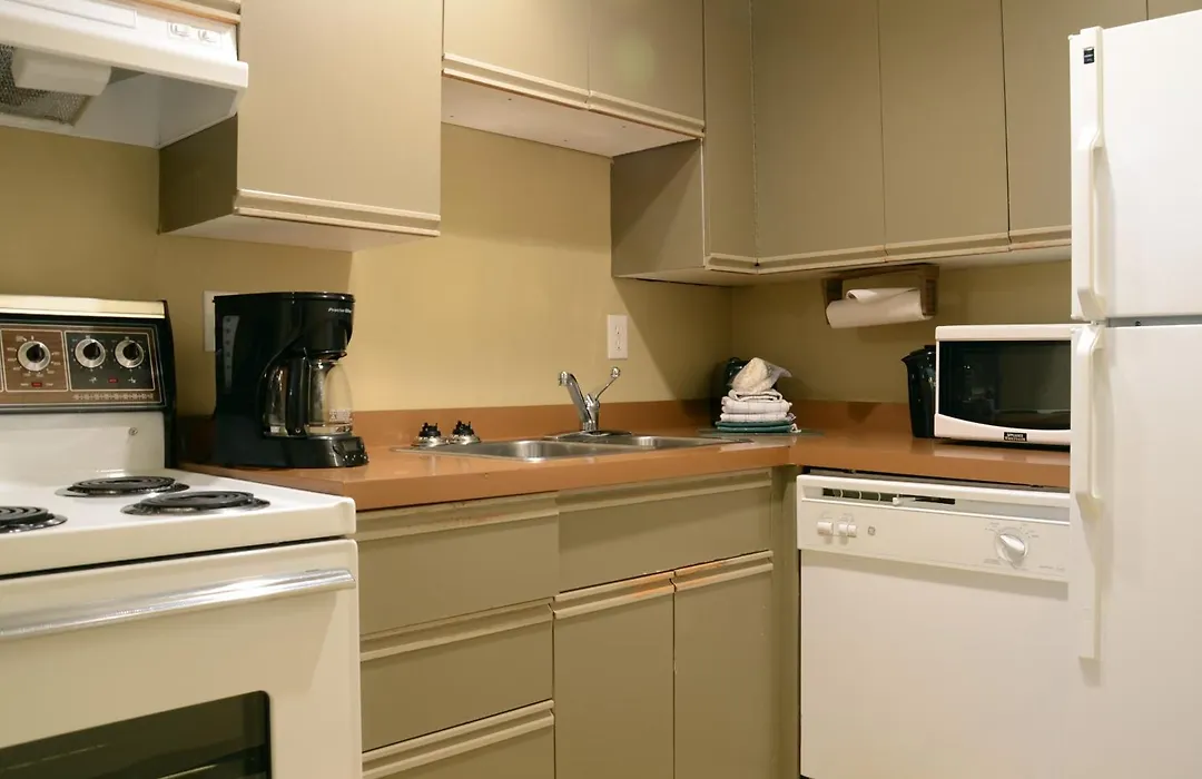 Rosellen Suites At Stanley Park-1