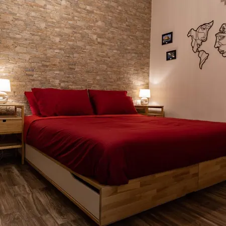 Tizzy Apartment&Rooms-3