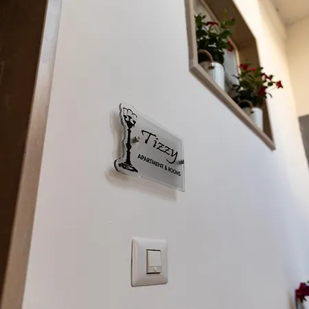 Tizzy Apartment&Rooms-2