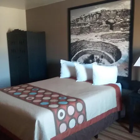 Super 8 By Wyndham Taos-2