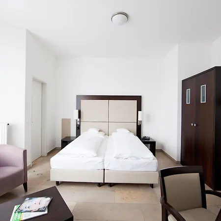 Burns Art Hotel-2
