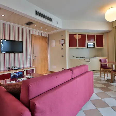 Una Hotels The One Milano Hotel & Residence-3