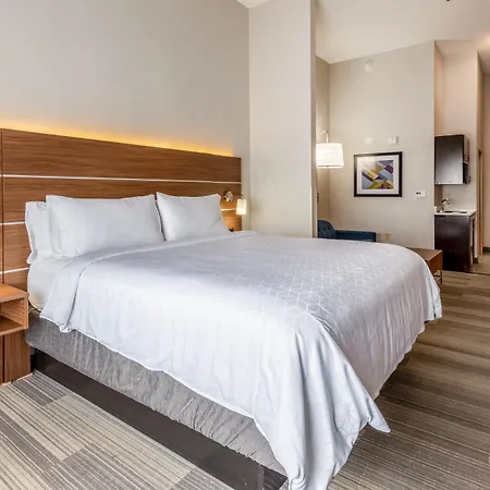 Holiday Inn Express & Suites Statesville-3