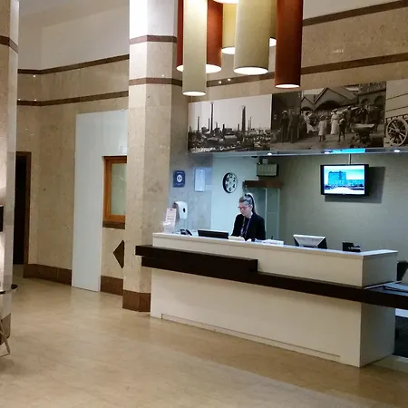 Mercure St Helens-3