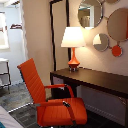 Dover Inn And Suites-2
