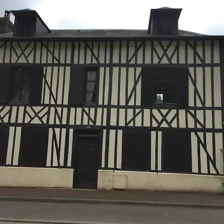 Charmante chambre d'hôte atypique chez l'habitant à Pont-Audemer-3