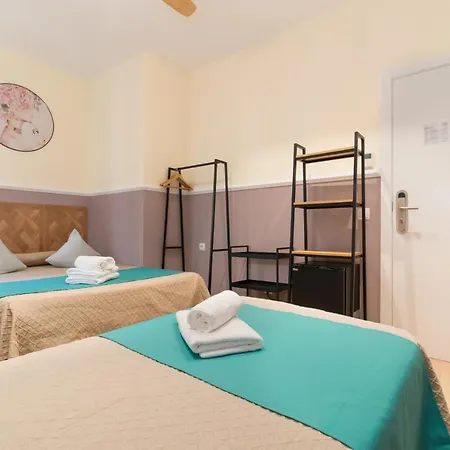 Hostal Evocare Madrid-3