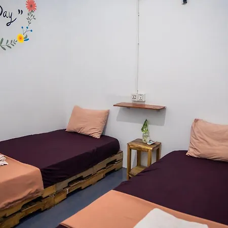 Sacred Lotus - Vegan Cafe X Hostel-3
