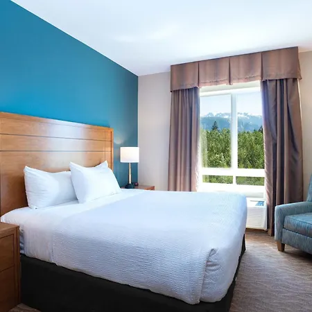 Sandman Hotel And Suites Squamish-2