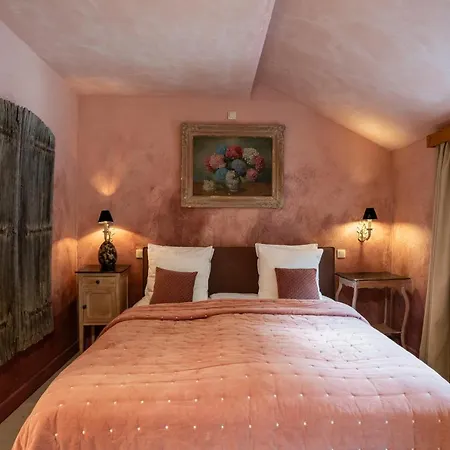 La Chambre Rose-3