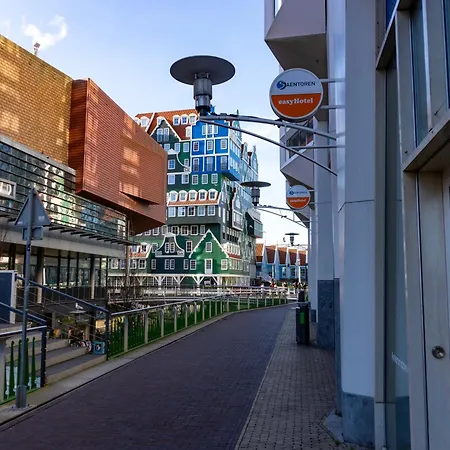 Easyhotel Amsterdam Zaandam-3