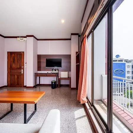 The President Hotel At Chokchai 4-2