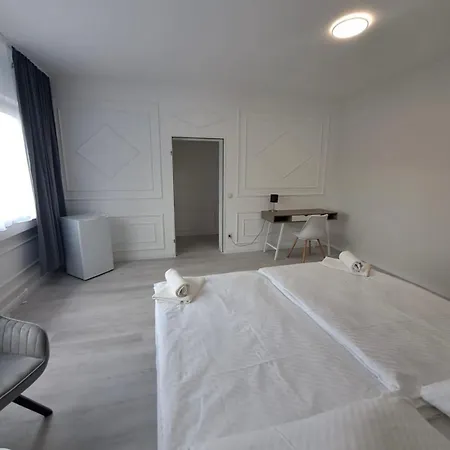 MyCompass Hotel Offenbach-3