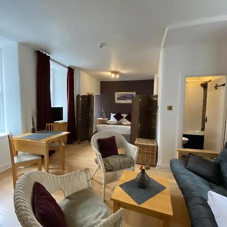 Royal Mile Suites By The Castle-2