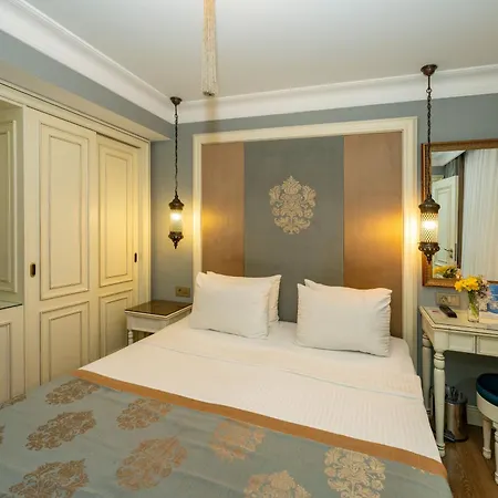 Raymond Blue Hotel-2