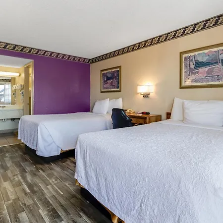 Knights Inn Madera-3