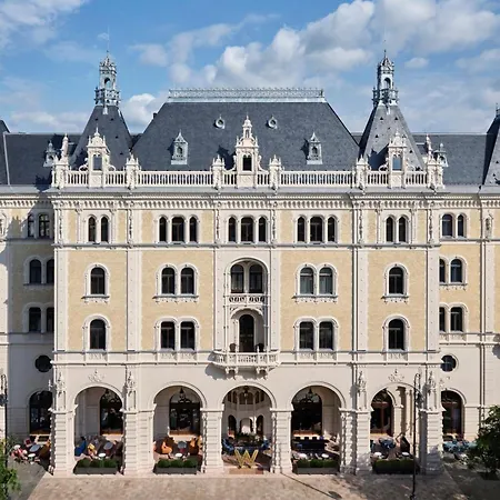 W Budapest-3
