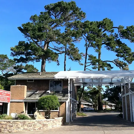 Lighthouse Lodge & Cottages-2