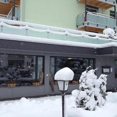 Hotel Hahnenblick-2