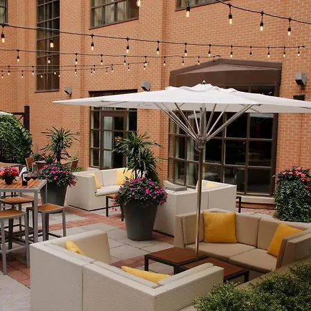 The Yorkville Royal Sonesta Hotel Toronto-3