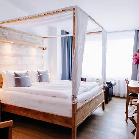 Hotel Eyja-3