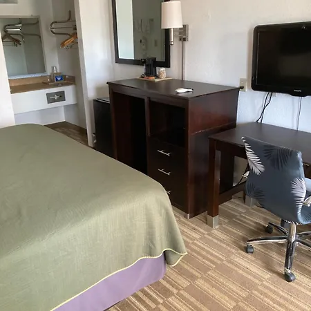 Americas Best Value Inn Clute-3