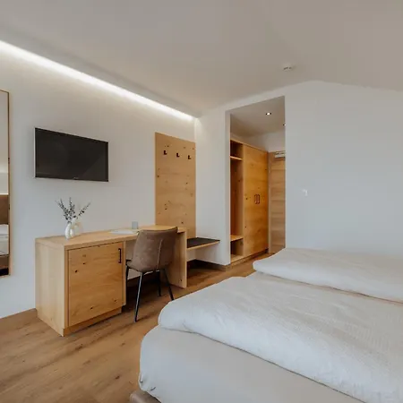 Garni-Hotel Farmerhof-3