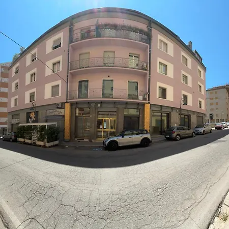 ESSENTIAL HOUSE in Centro Città con Parcheggio Privato e WIFI-3