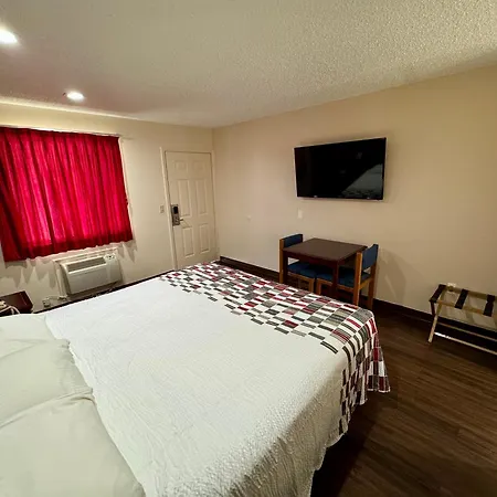 Razorback Inn-3
