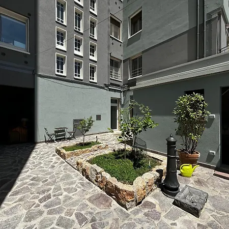 ESSENTIAL HOUSE in Centro Città con Parcheggio Privato e WIFI-2