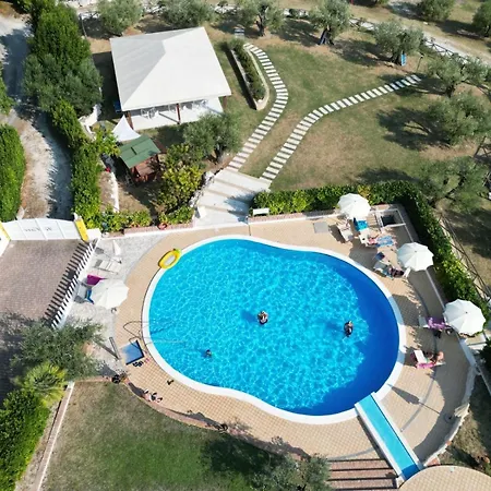 Hotel Le Cave-3