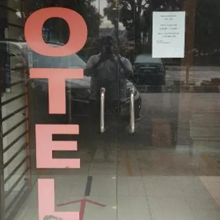 Oyo 90273 Mz Hotel-2