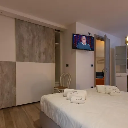 B&B White con Parcheggio Privato-2