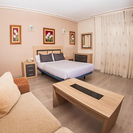 Hostal El Cruce-3