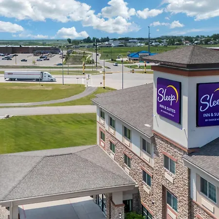 Sleep Inn & Suites Devils Lake-2