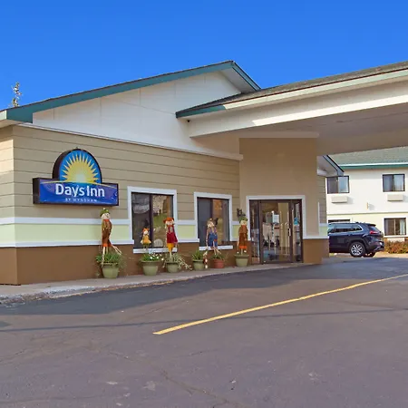 Days Inn By Wyndham Marquette-2