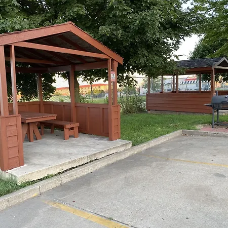 Quality Inn Morton At I-74-2
