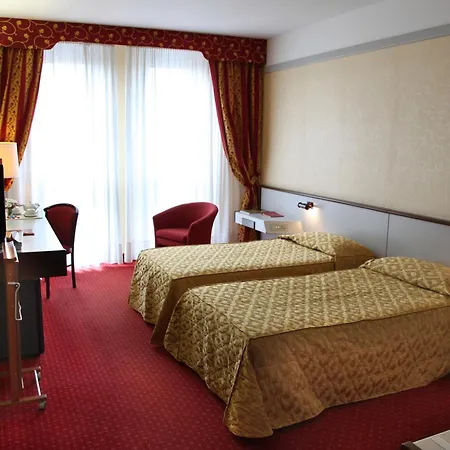 Hotel Maxim-3