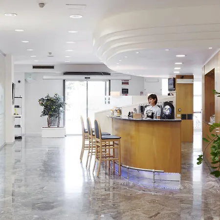 City Hotel & Suites-3