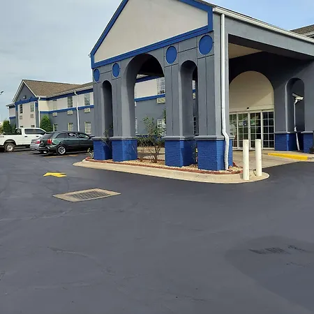 Days Inn & Suites By Wyndham Huntsville-2