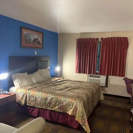 7 Star Motel-3