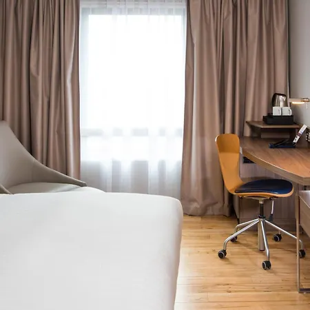 Holiday Inn London West By Ihg-3