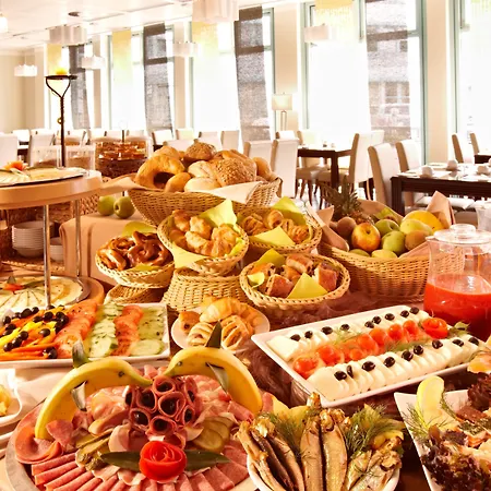 Hotel Kiel By Golden Tulip-3