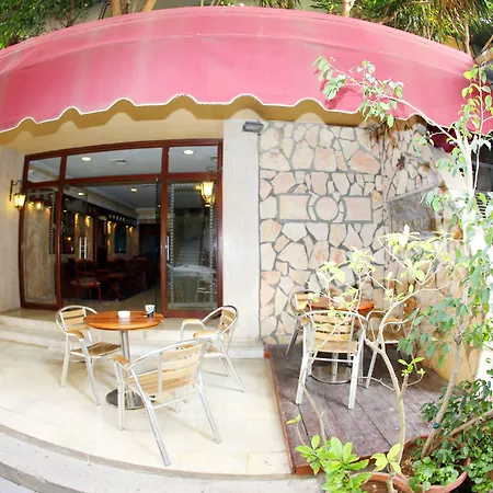 Le Marly Hotel-3