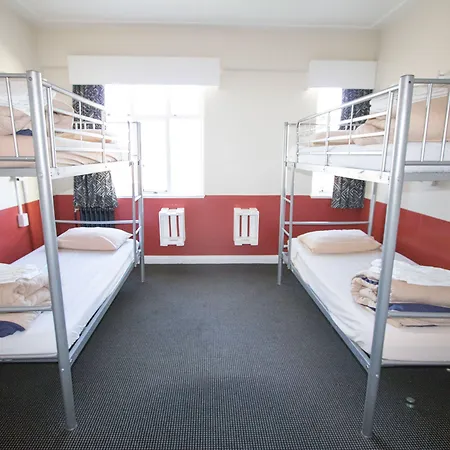 Hotel Waterloo & Backpackers-3